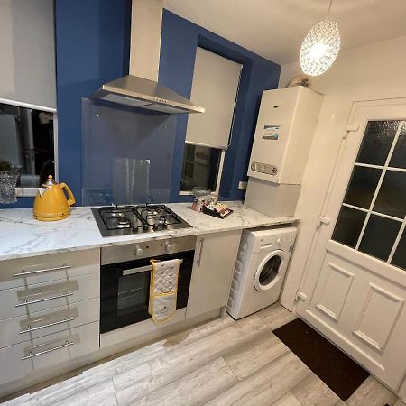 Appartement Hla Holytown à Mossend Extérieur photo