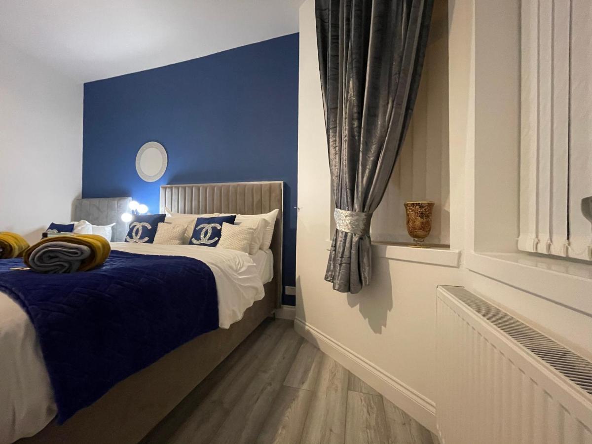 Appartement Hla Holytown à Mossend Extérieur photo