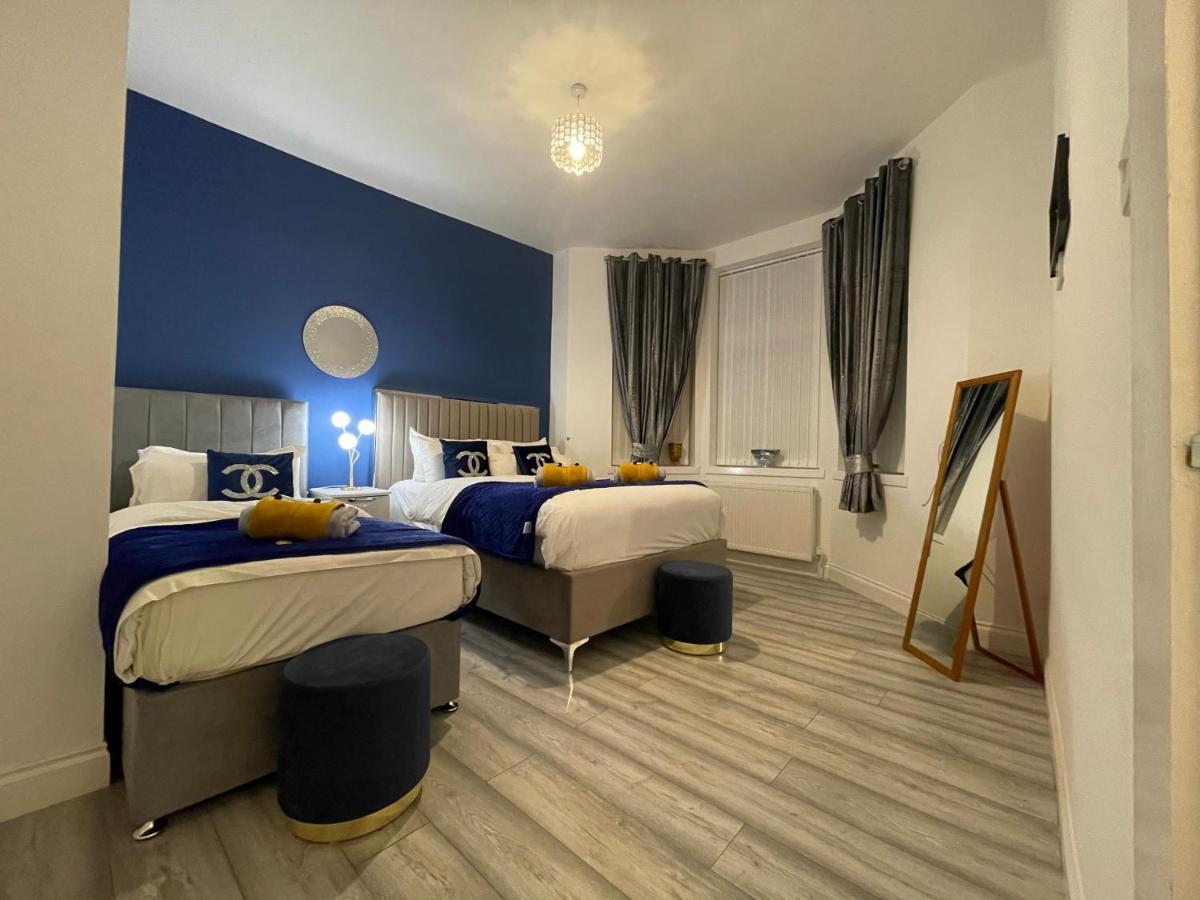 Appartement Hla Holytown à Mossend Extérieur photo