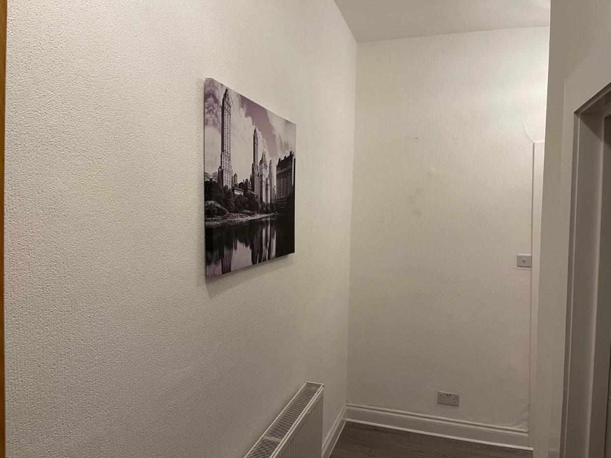 Appartement Hla Holytown à Mossend Extérieur photo