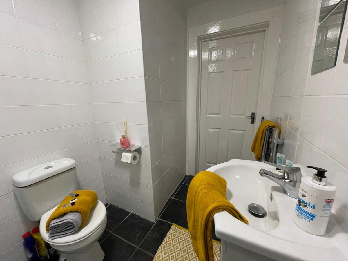 Appartement Hla Holytown à Mossend Extérieur photo