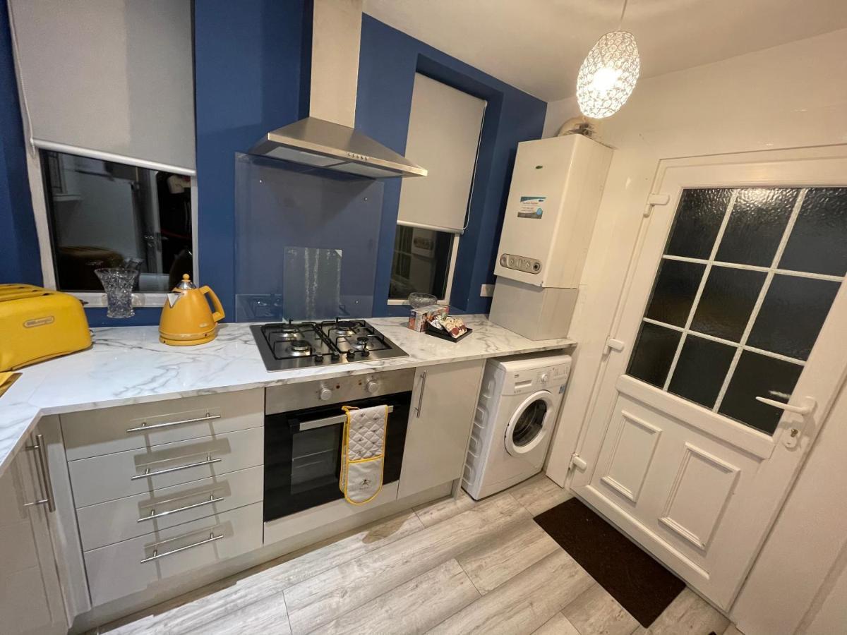 Appartement Hla Holytown à Mossend Extérieur photo