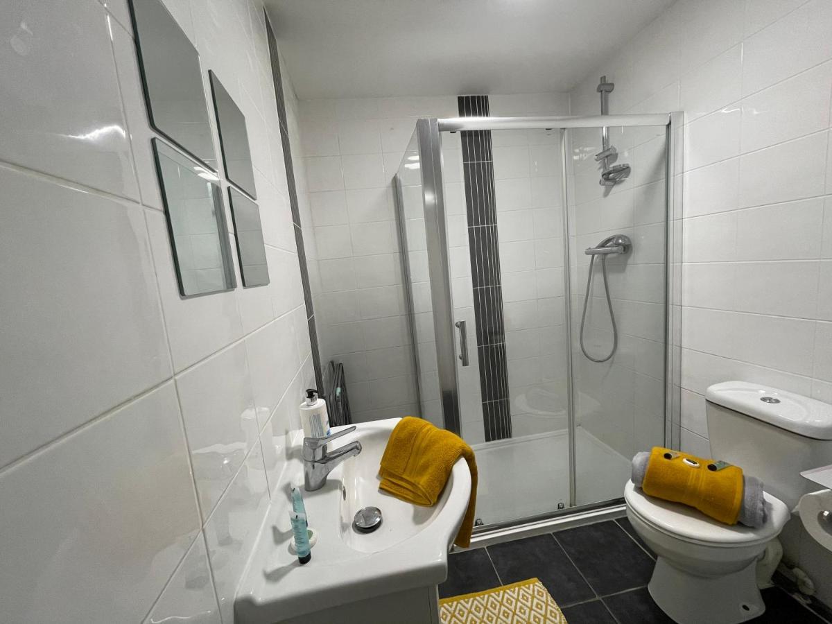 Appartement Hla Holytown à Mossend Extérieur photo