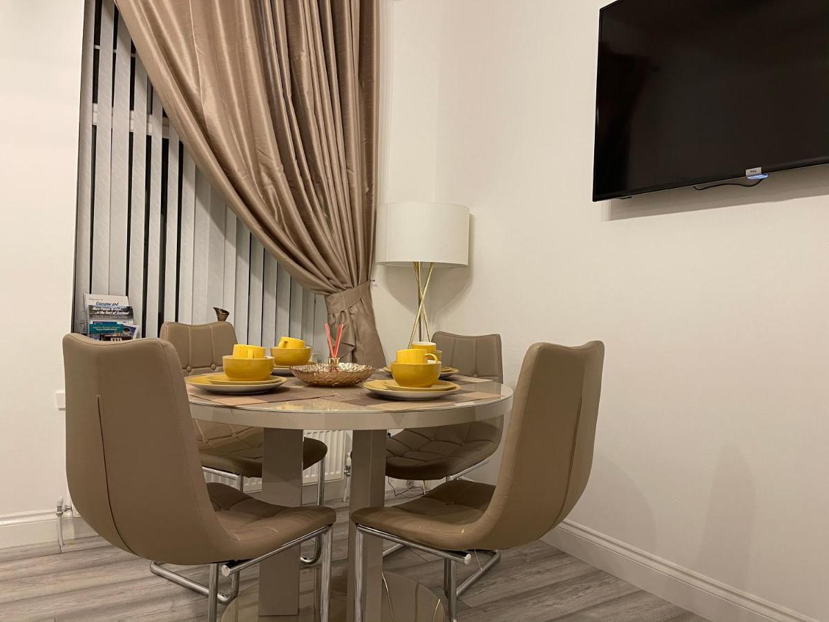 Appartement Hla Holytown à Mossend Extérieur photo